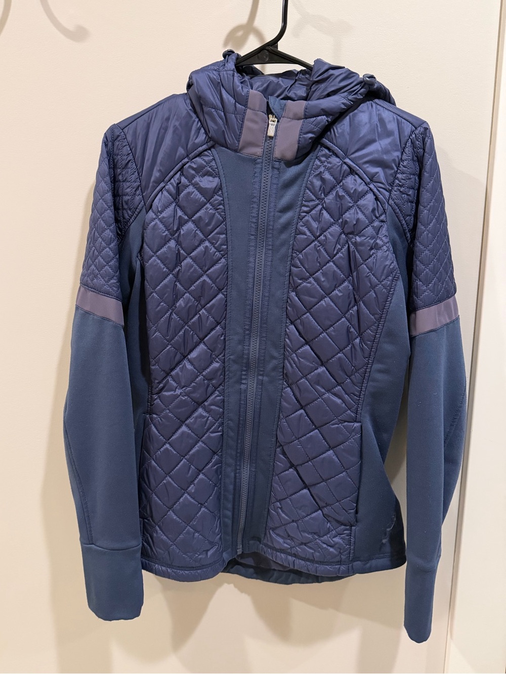 Athleta Rock Springs Hybrid Quilted Hooded Jacket Navy Blue M